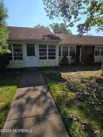 299 W Malvern Court, Lakewood, NJ 08701