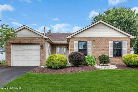 32 Peasley Drive, Marlboro, NJ 07746