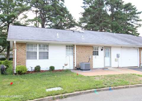 61 Cambridge Circle, Manchester, NJ 08759