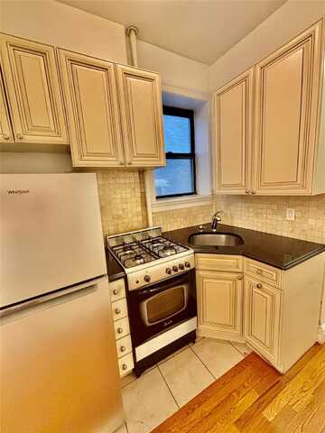 211 West 88th Street, New York (Manhattan), NY 10024