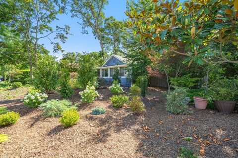 561 N Windsor Avenue, Brightwaters, NY 11718