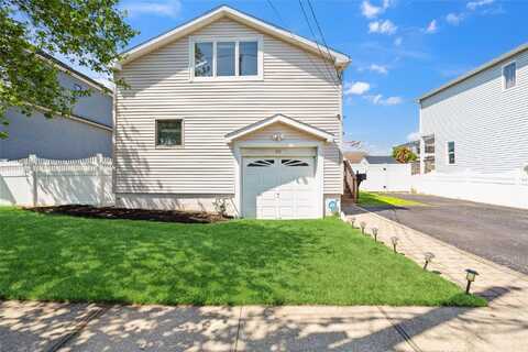 833 S 5th Street, Lindenhurst, NY 11757