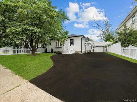 9 Grayston Street, Westbury, NY 11590