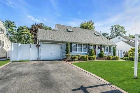 29 Arizona Avenue, Syosset, NY 11791