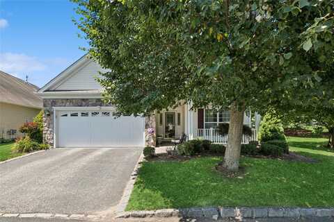13 Graycrest Court, Mount Sinai, NY 11766