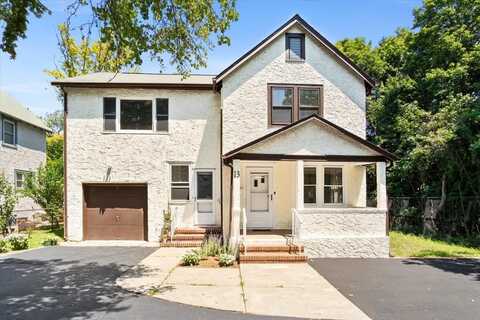 13 Potters Court, Great Neck, NY 11024