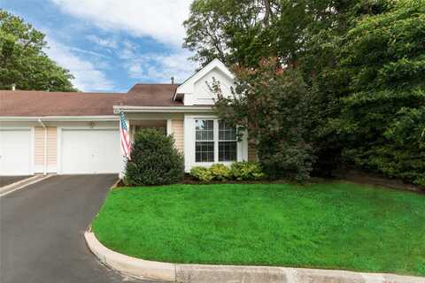 11 Kismet Court, Ridge, NY 11961