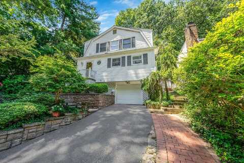 95 Norwood Avenue, Northport, NY 11768