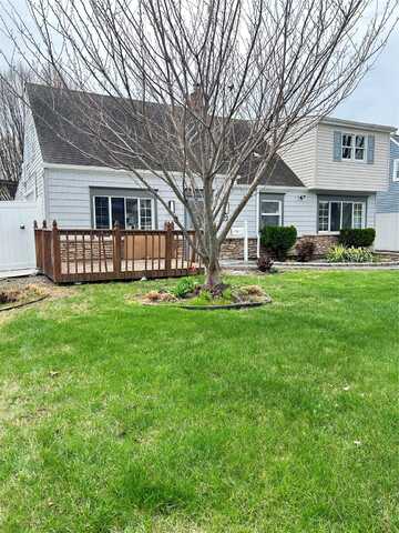 22 Peacock Lane, Levittown, NY 11756