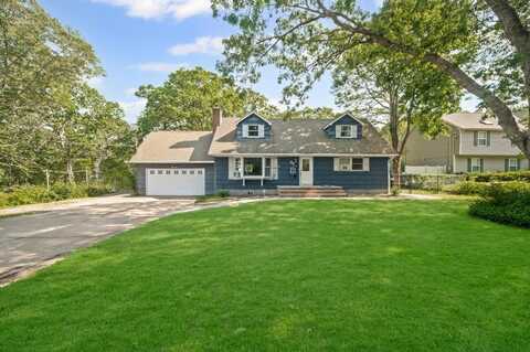 38 Greenport Avenue, Medford, NY 11763