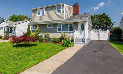44 Tyler Street, Freeport, NY 11520