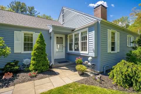 4 Wood Pond Lane, Kennebunk, ME 04043