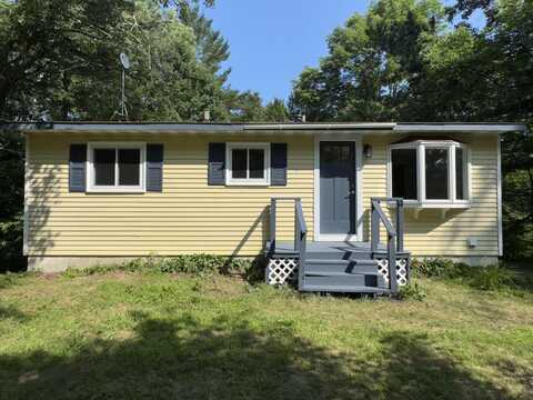 645 County Road, Turner, ME 04282