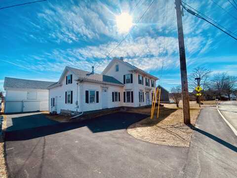 111 E Main Street, Searsport, ME 04974