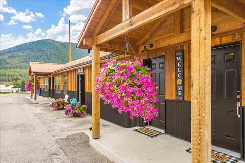 84 Mullan Road W, Superior, MT 59872