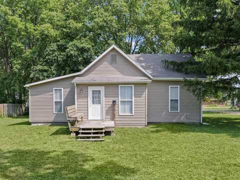 914 E Washington Street, Monticello, IL 61856