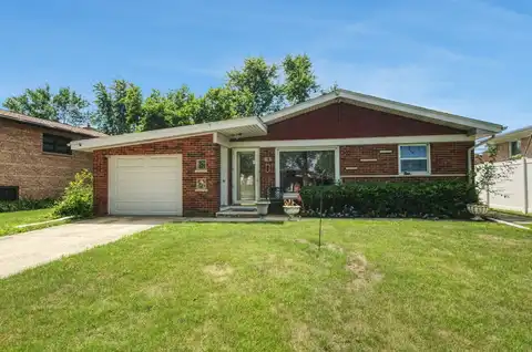 2202 Tamarack Drive, Joliet, IL 60432