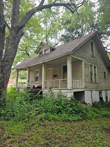 904 Walnut Avenue, Dixon, IL 61021
