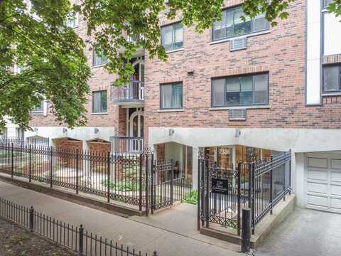 2336 N Commonwealth Avenue, Chicago, IL 60614