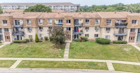 256 Shorewood Drive, Glendale Heights, IL 60139