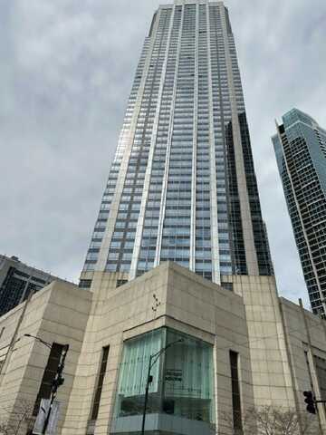 512 N Mcclurg Court, Chicago, IL 60611