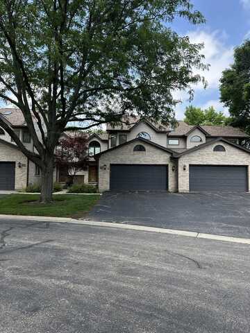 2143 N Juniper Lane, Arlington Heights, IL 60004