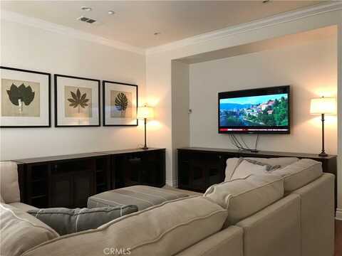 89 Winding Way, Irvine, CA 92620