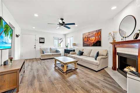 215 E Taft Avenue, Orange, CA 92865
