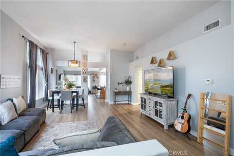 2068 Atherton Circle, Corona, CA 92879