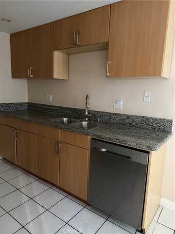 8020 Langdon, Van Nuys, CA 91406