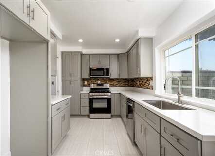 11263 Knott Avenue, Cypress, CA 90630