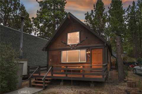 220 Angeles Boulevard, Big Bear City, CA 92314