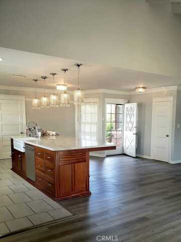 10434 Hillview Avenue, Chatsworth, CA 91311