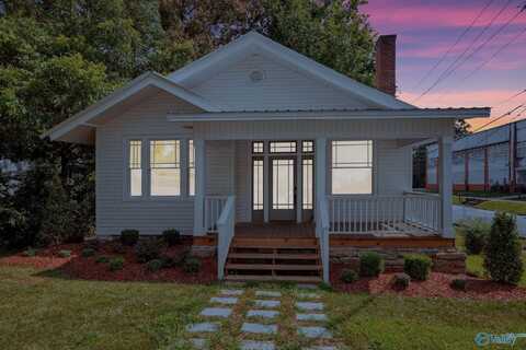 614 College Street West, Fayetteville, TN 37334