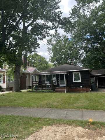 575 W Glendale Street, Bedford, OH 44146