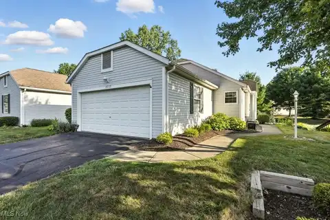 2713 York Drive, Stow, OH 44224