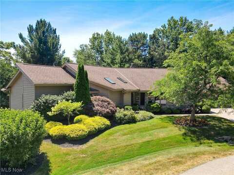 5575 Hummingbird Circle, Solon, OH 44139