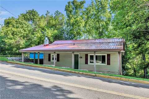 211 E Canal Street, Navarre, OH 44662