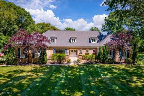 2121 Stockbridge Road, Akron, OH 44313