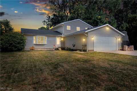 941 Stark Street, Sheffield Lake, OH 44054