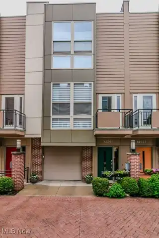 12591 Larchmere Boulevard unit: W-6, Cleveland, OH 44120