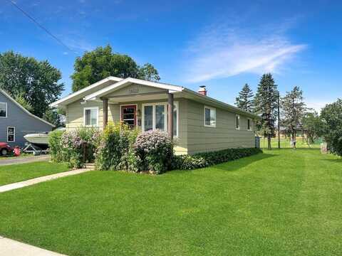 1423 Academy St, Elroy, WI 53929