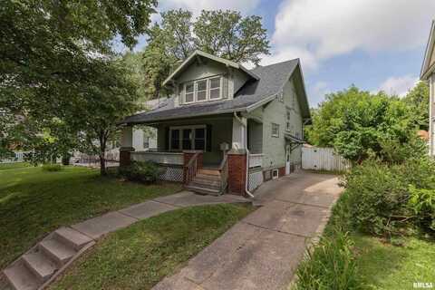 711 3RD Street A, Moline, IL 61265