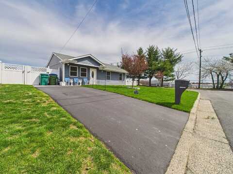 67 Columbus Ave, Edison, NJ 08817