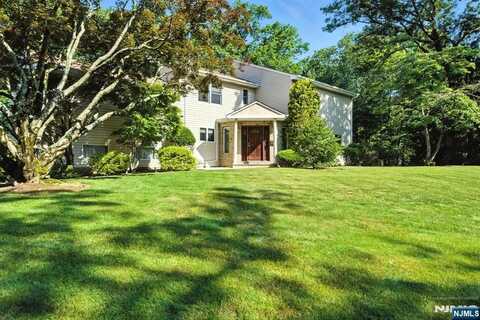 7 Stony Ridge Drive, Hillsdale, NJ 07642