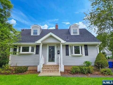 451 Berkshire Road, Ridgewood, NJ 07450