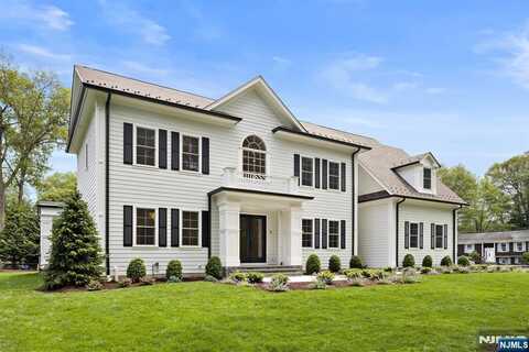 8 Elbert Street, Ramsey, NJ 07446