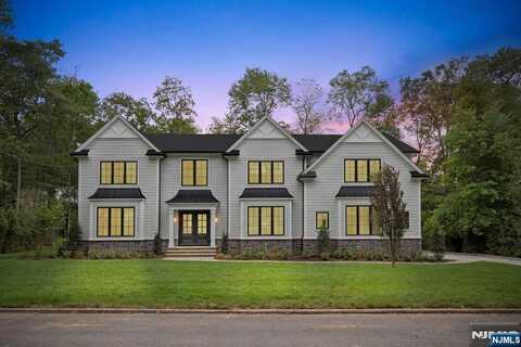 559 Stellman Drive, River Vale, NJ 07675
