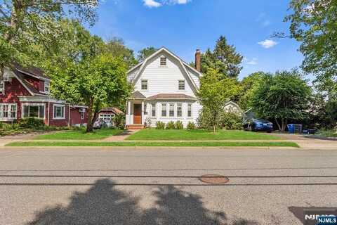 99 Columbus Avenue, Closter, NJ 07624