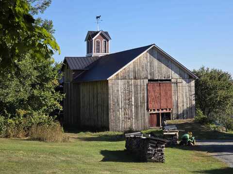 762 McLaren Hill Road, Barnet, VT 05821